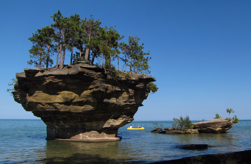 Illustration for article titled How Wind And Water Create The World's Most Beautiful Rock Landscapes